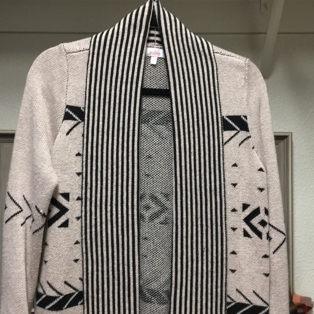 Excellent condition long patterned sweater